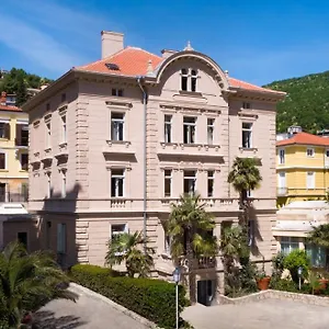 - Liburnia Hotel